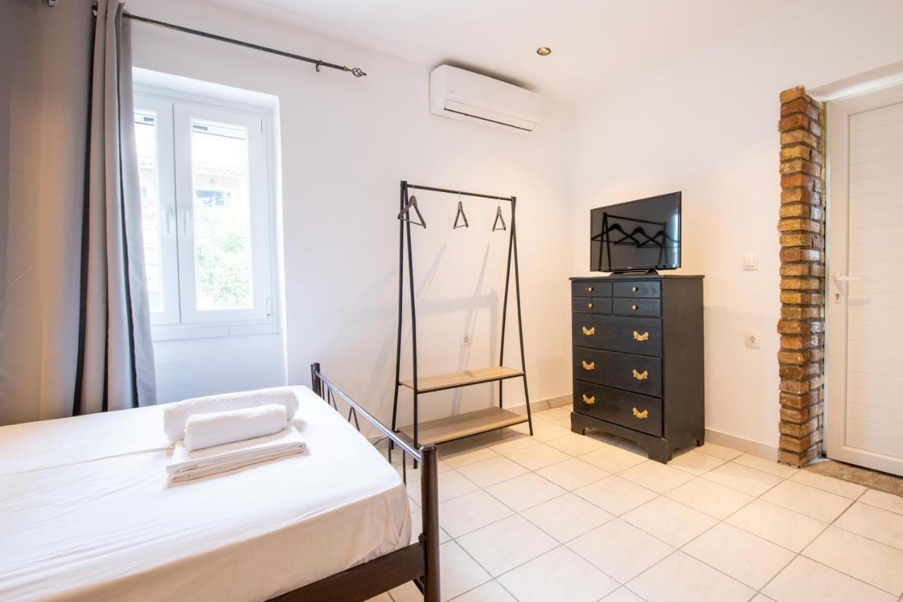 Garden Studio Apartment